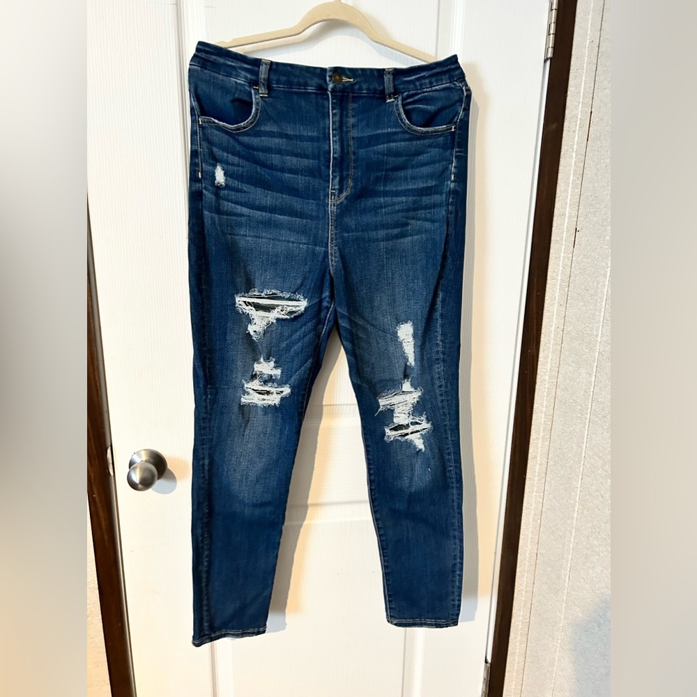 American Eagle distressed jeans